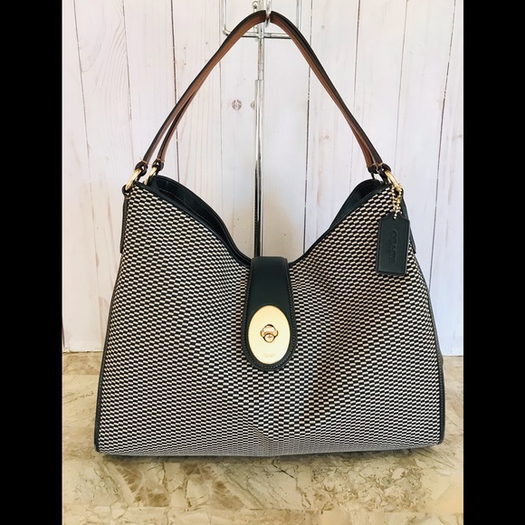 Coach Handbags - 🛍👜👛 COACH CARLYLE BLACK SHOULDER BAG